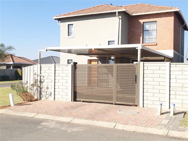 4 Bedroom House 4 Bedroom House