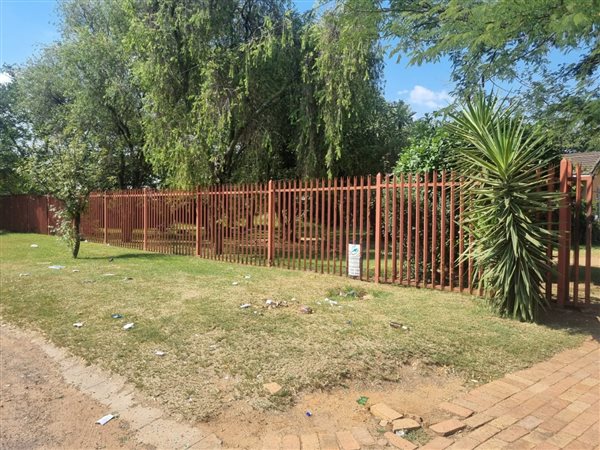 13 Bed House in Witbank Central