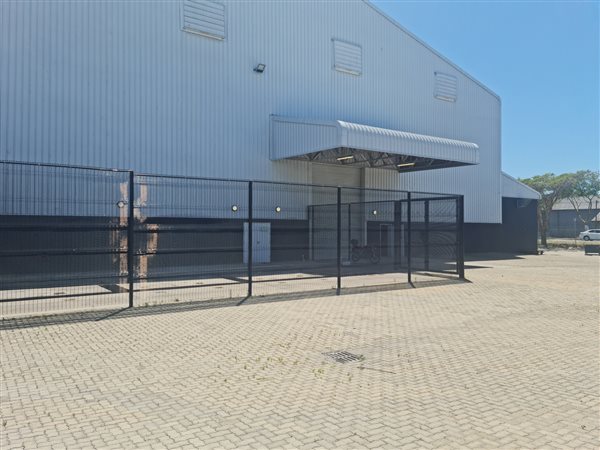 1 808  m² Industrial space