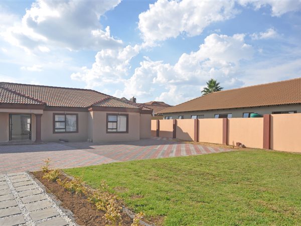 3 Bedroom House 3 Bedroom House