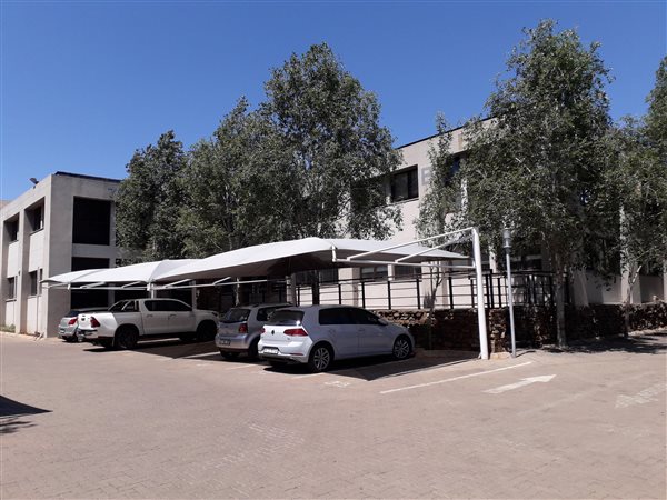 1 172  m² Commercial space