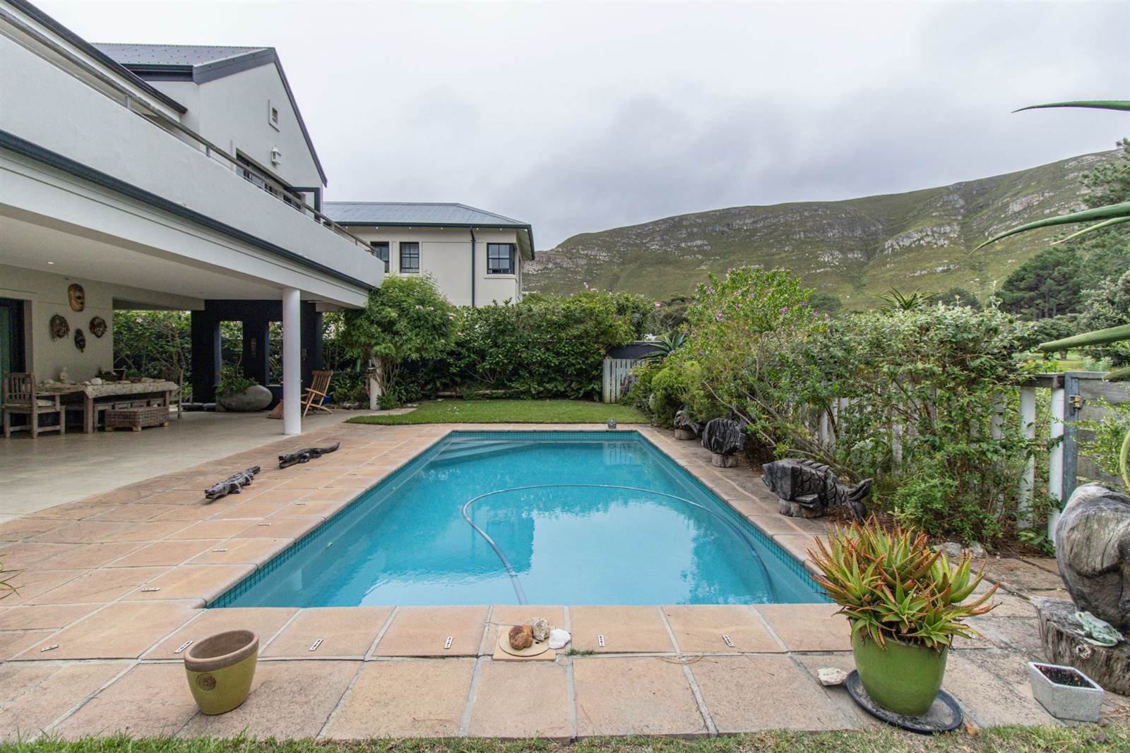 4 Bed House in Fernkloof Estate photo number 7