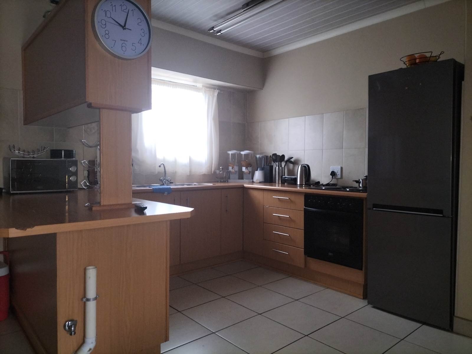2 Bed Townhouse in Wilkoppies photo number 5