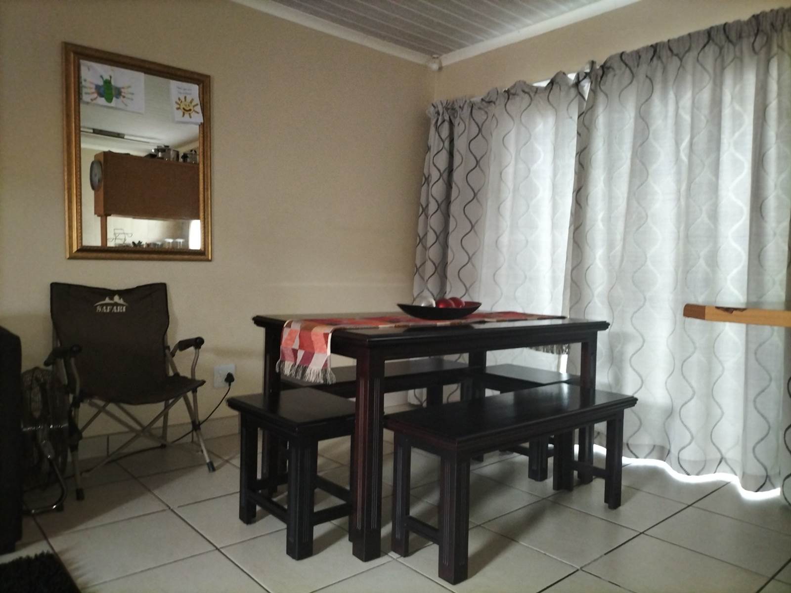 2 Bed Townhouse in Wilkoppies photo number 4