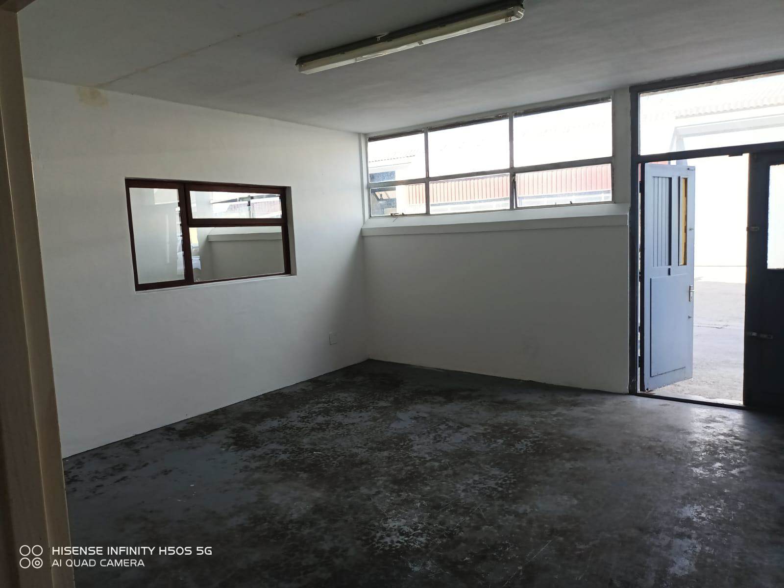 450  m² Industrial space in Retreat photo number 4
