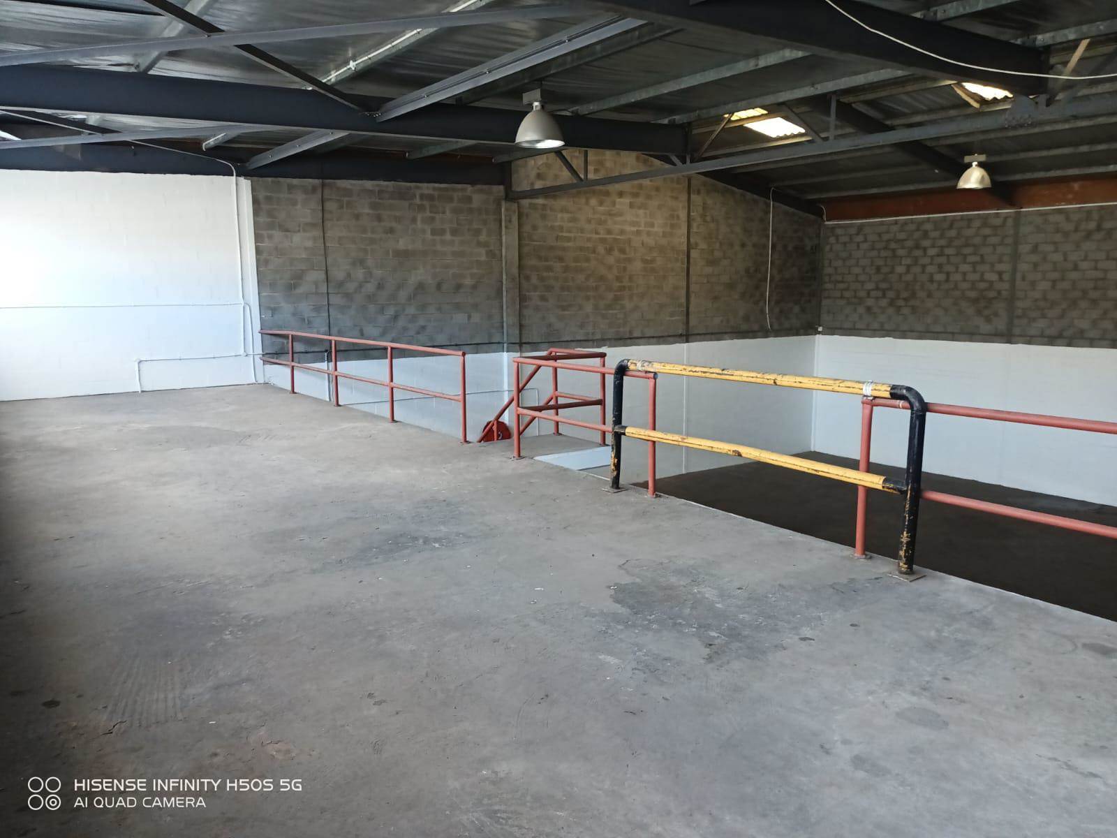 450  m² Industrial space in Retreat photo number 5