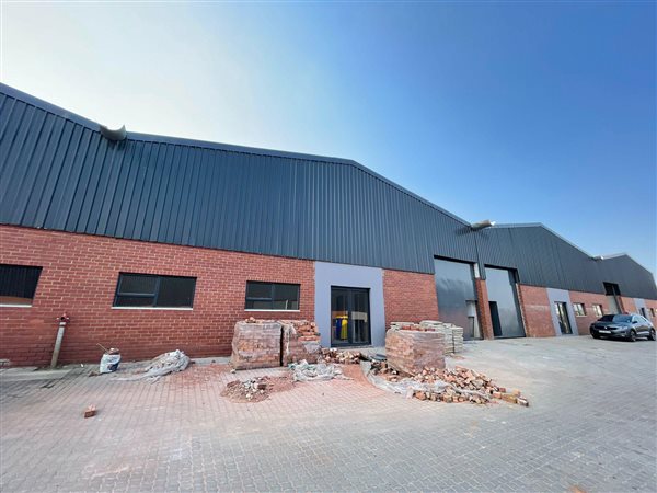435  m² Industrial space in Roodepoort Central