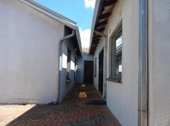 3 Bed House in Protea Glen photo number 17