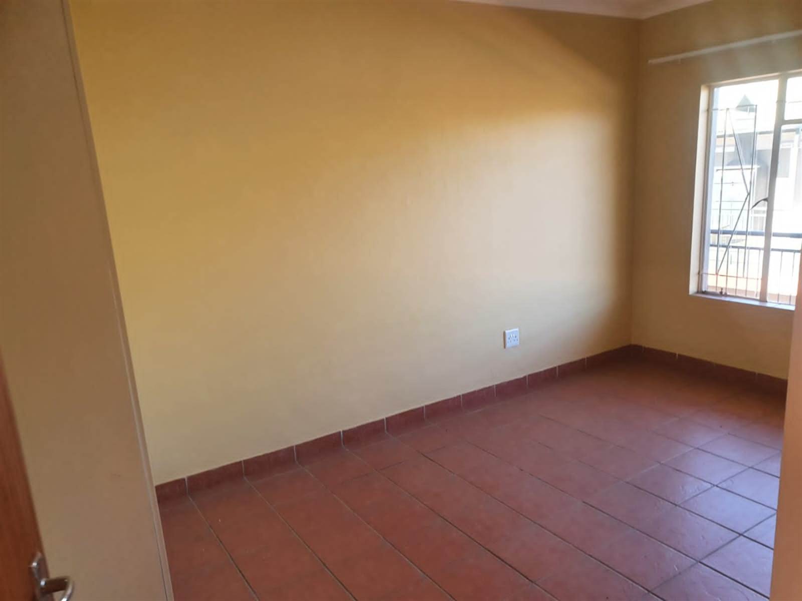 3 Bed Apartment in Lydenburg photo number 15