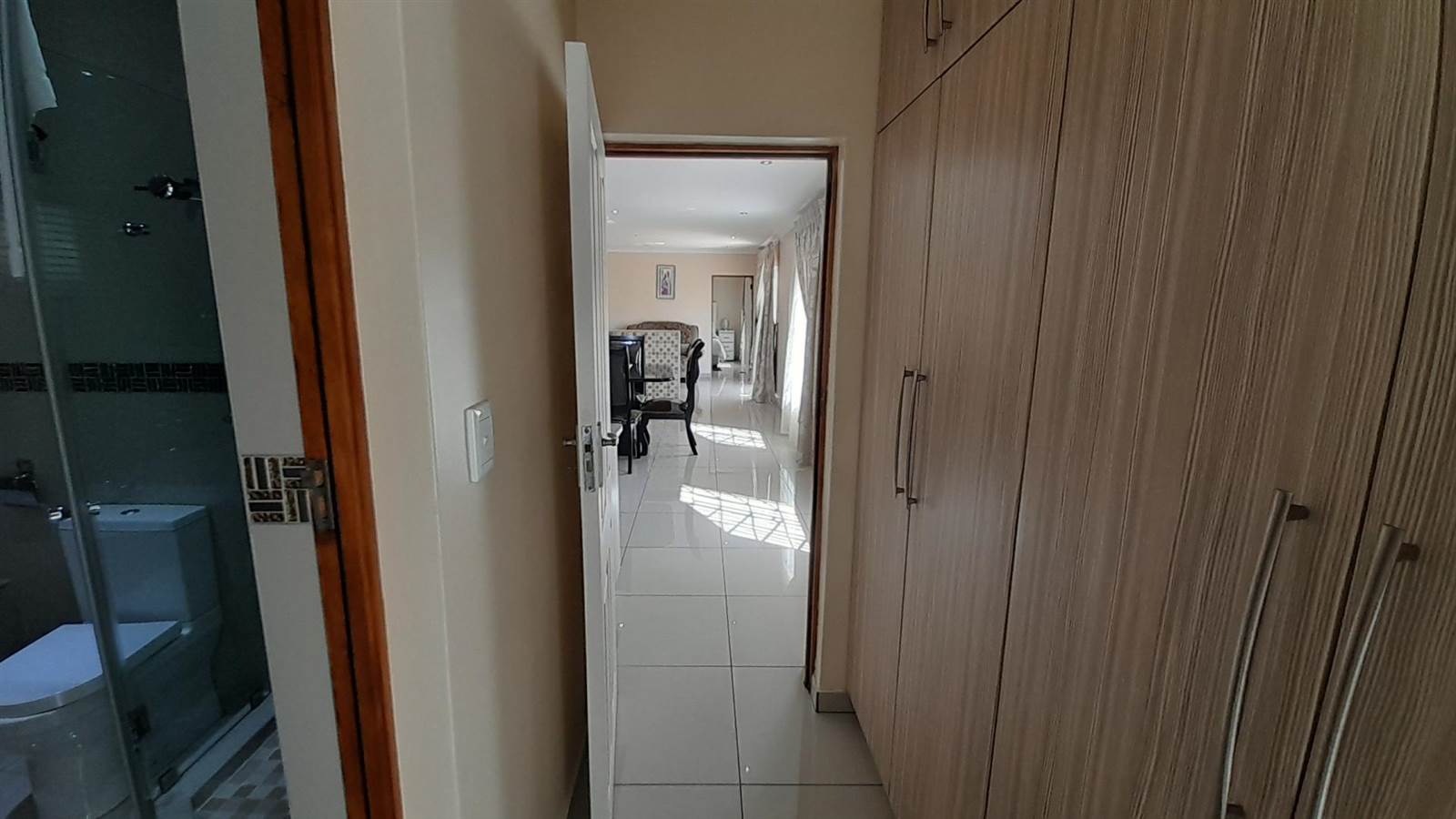 2 Bed Apartment in Parktown photo number 18