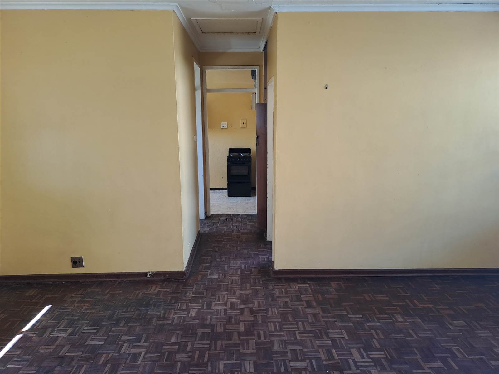 1 Bed Flat in Port Elizabeth Central photo number 4
