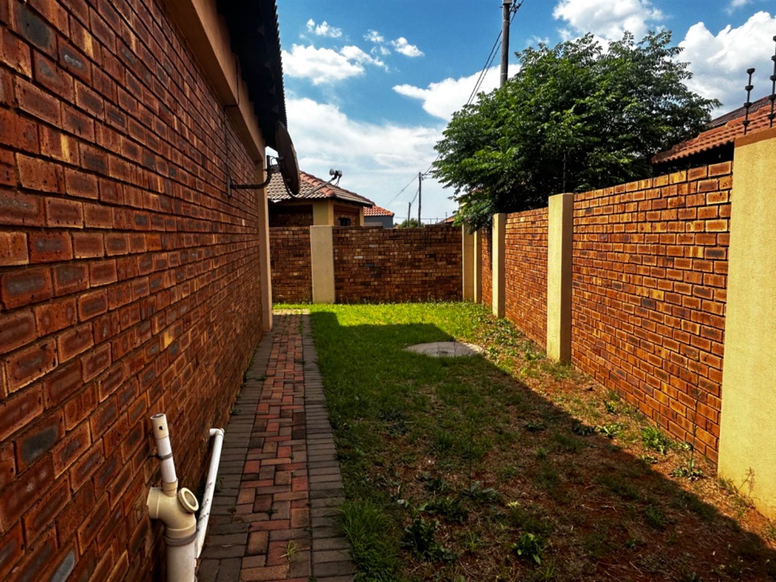 3 Bed House in Middelburg South photo number 11
