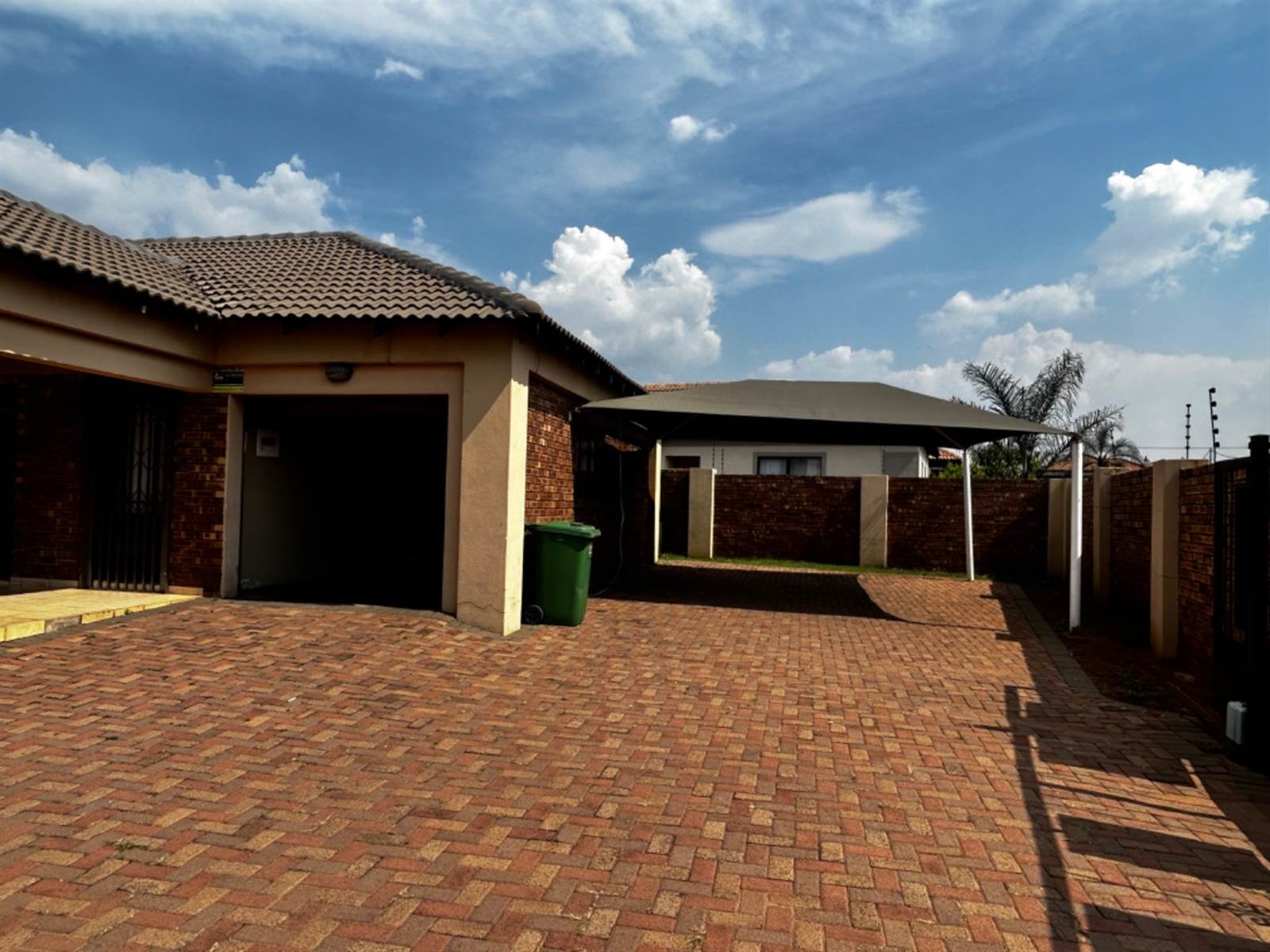 3 Bed House in Middelburg South photo number 4