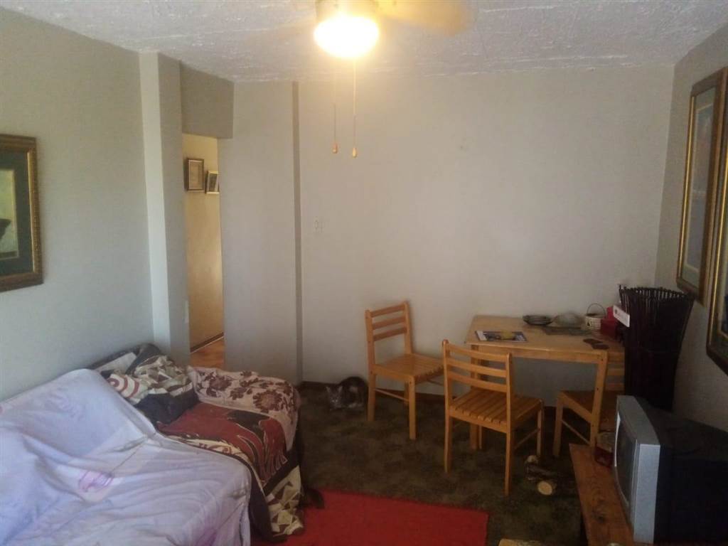2 Bed Apartment in Silverton photo number 17