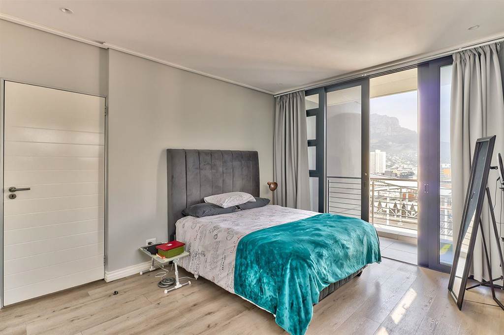 1 Bed Apartment in Cape Town City Centre photo number 21
