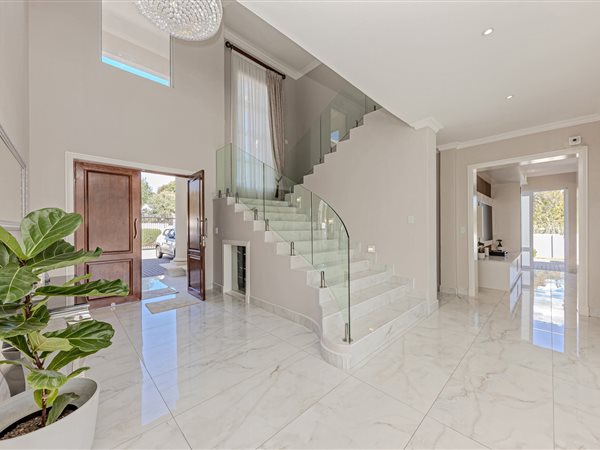 4 Bedroom House 4 Bedroom House