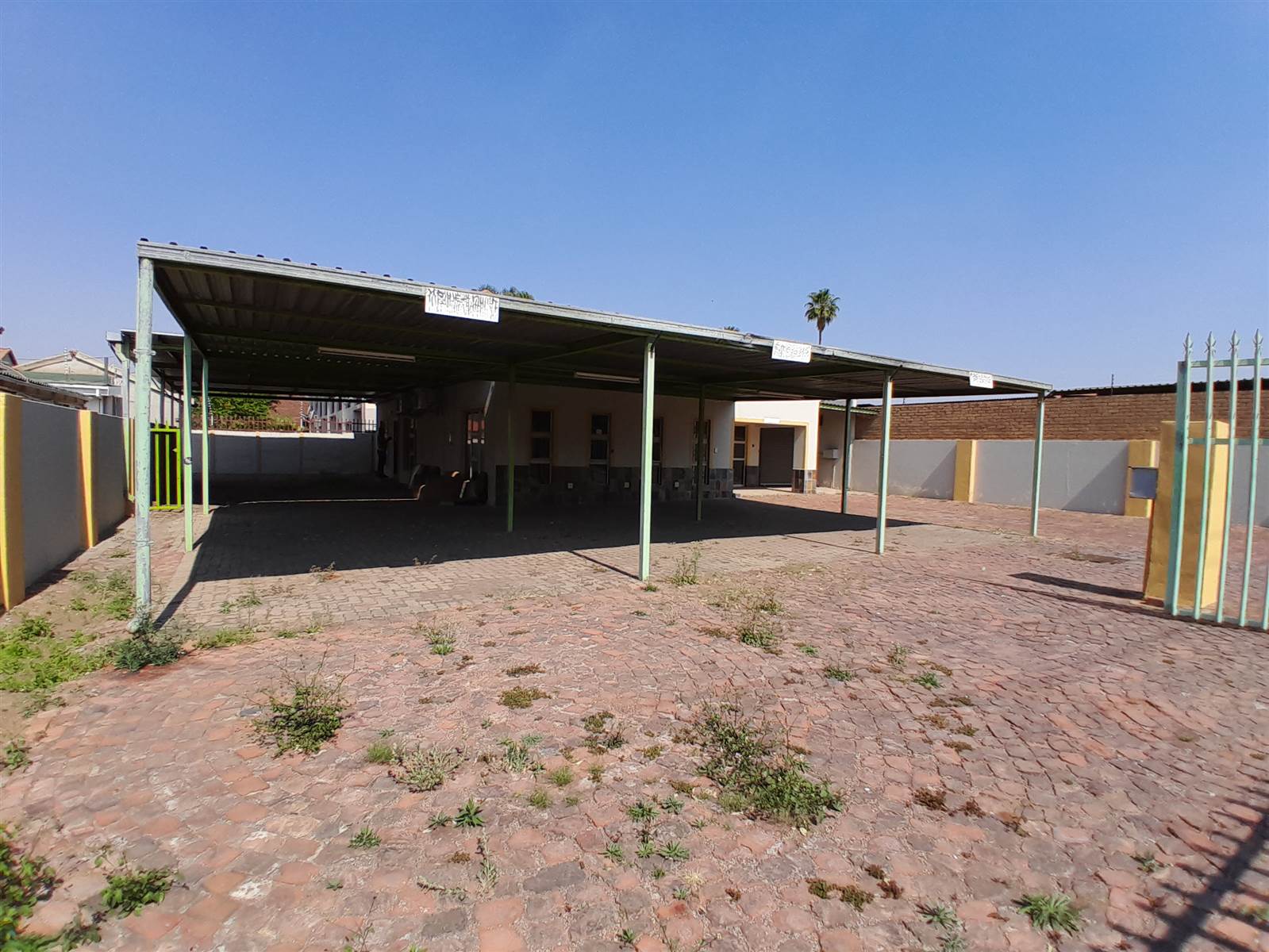 607  m² Commercial space in Rustenburg Central photo number 3
