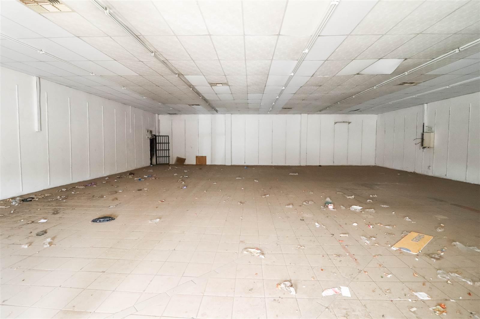 100  m² Retail Space in Naledi photo number 2