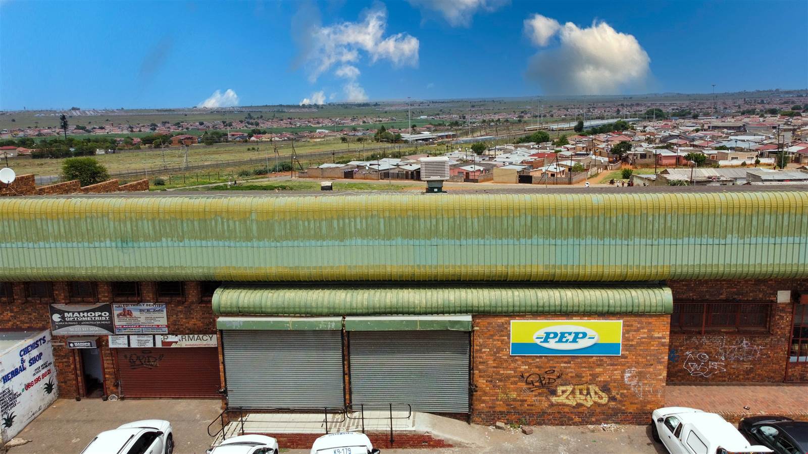 100  m² Retail Space in Naledi photo number 1