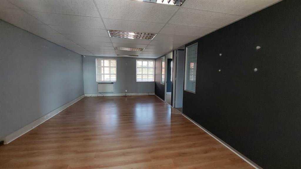 714  m² Commercial space in Erasmuskloof photo number 11