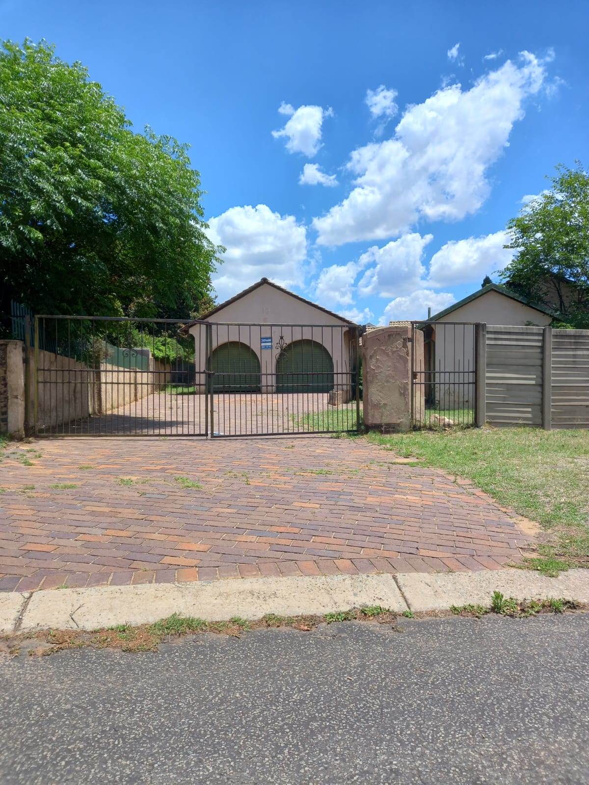 4 Bed House in Glen Marais photo number 29