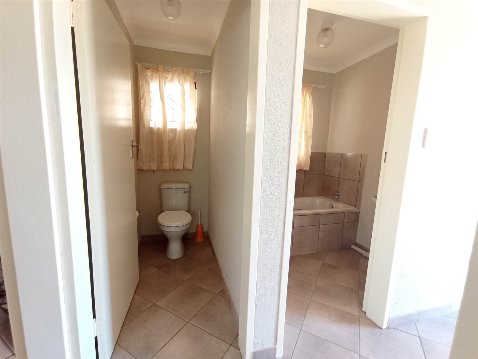 2 Bed House in Roodepoort Central photo number 13