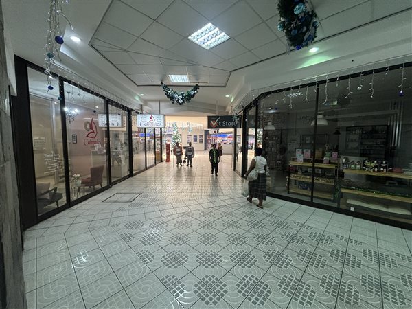 198  m² Retail Space