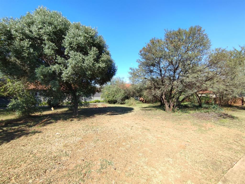 890 m² Land available in Ifafi photo number 1