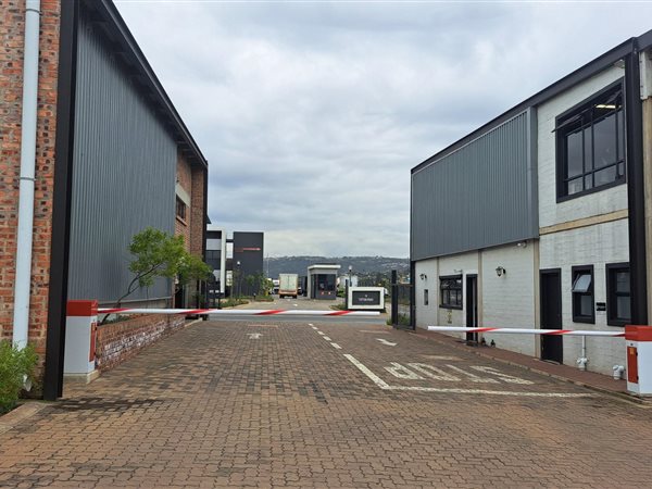 135 m² Industrial space 135 m² Industrial space