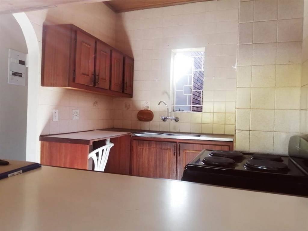 2 Bed Apartment in Cresta photo number 5