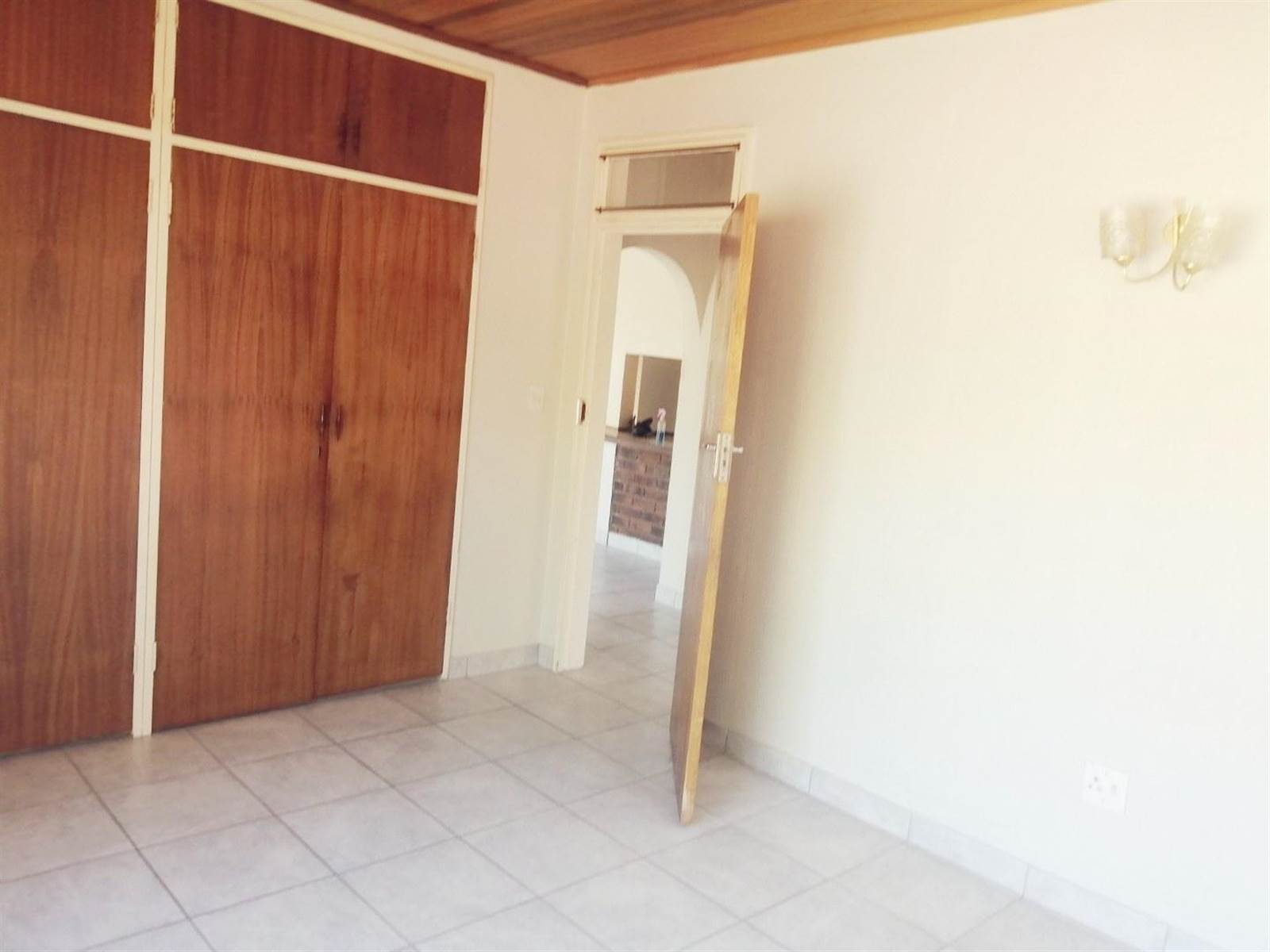 2 Bed Apartment in Cresta photo number 13