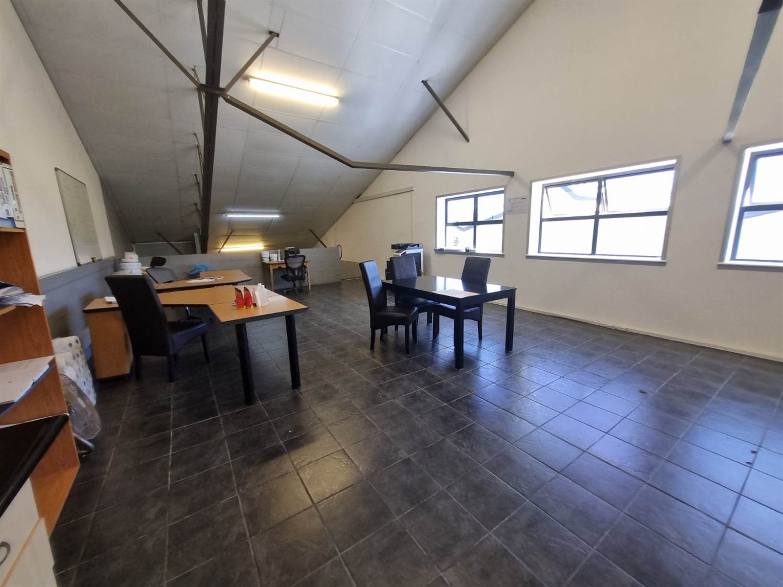 1054  m² Commercial space in Milnerton photo number 17