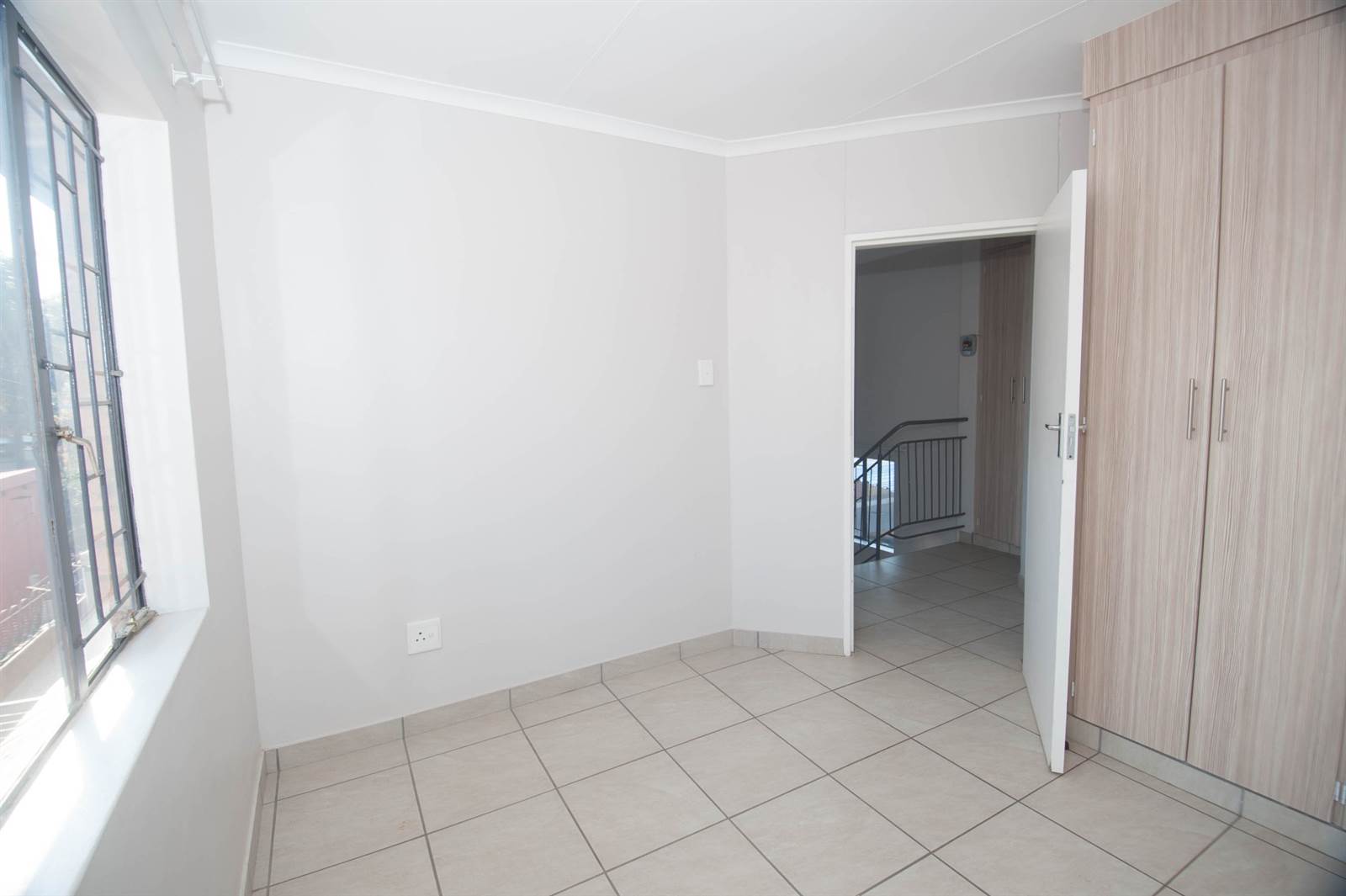 2 Bed Apartment in Pretoria North photo number 9