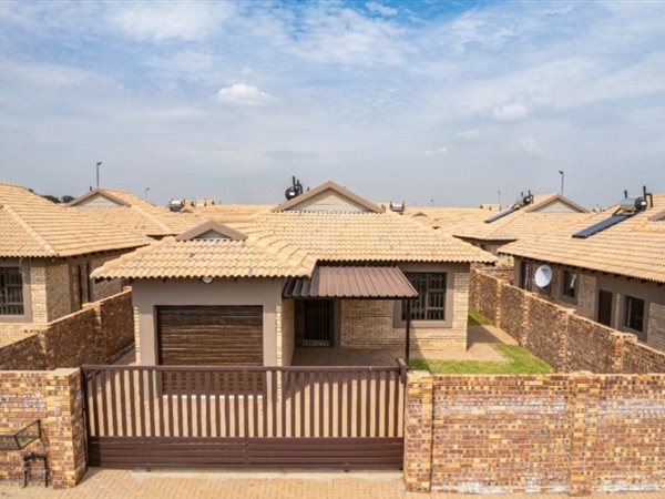 2 Bedroom Townhouse 2 Bedroom Townhouse