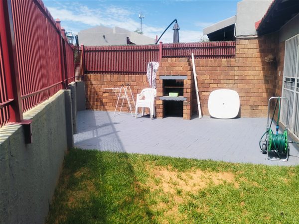3 Bedroom Townhouse 3 Bedroom Townhouse