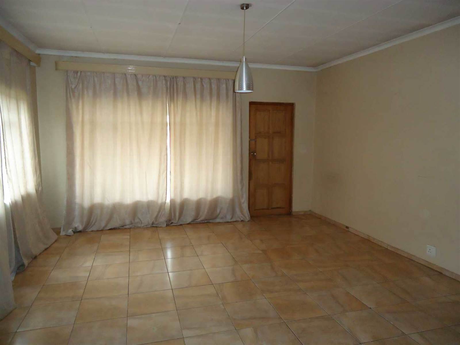 3 Bed House in Booysens photo number 2