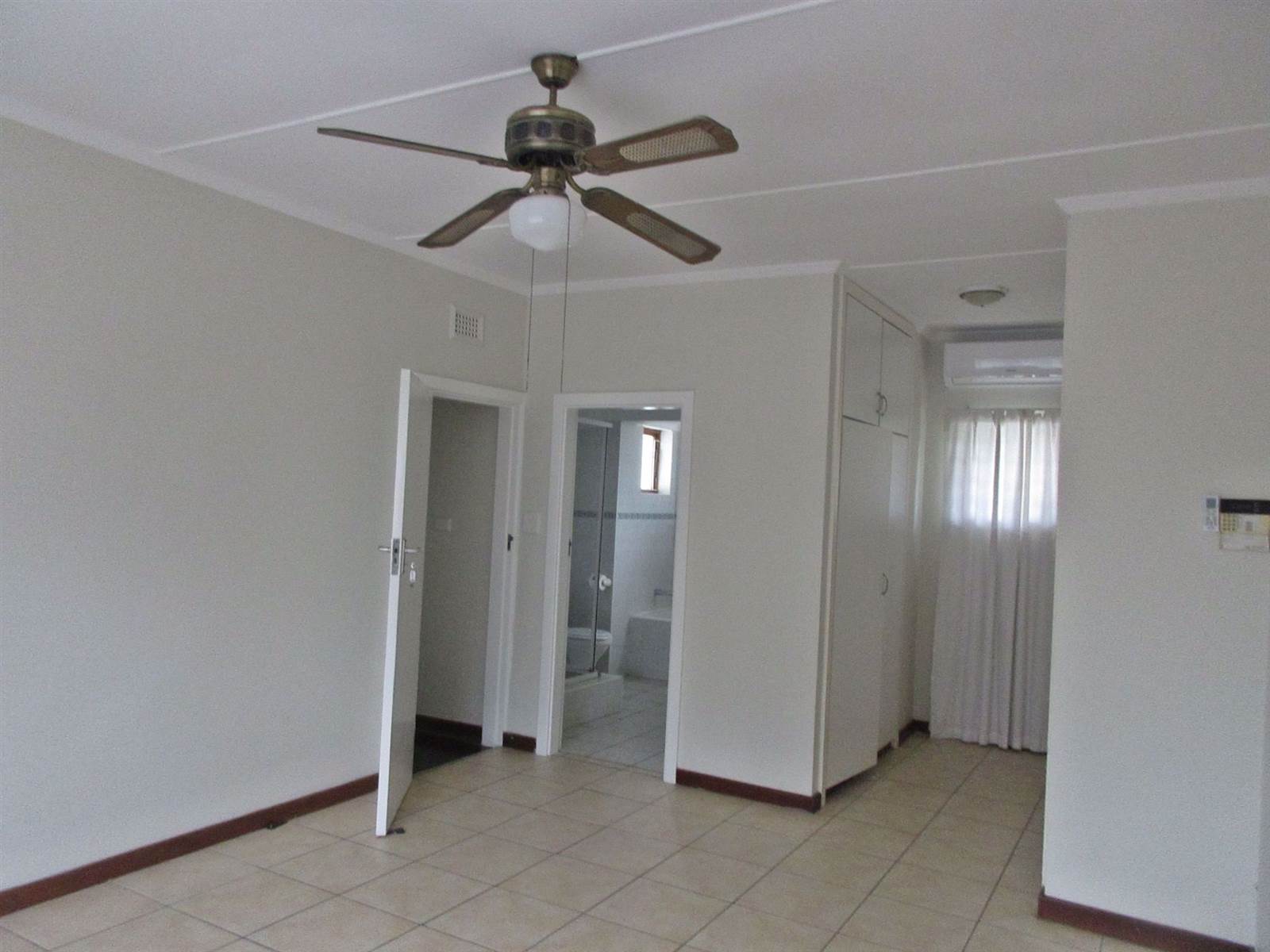 3 Bed House in Umhlanga Rocks photo number 16