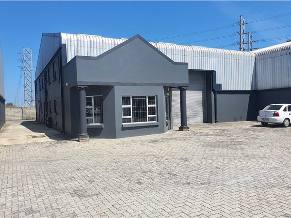 640  m² Industrial space