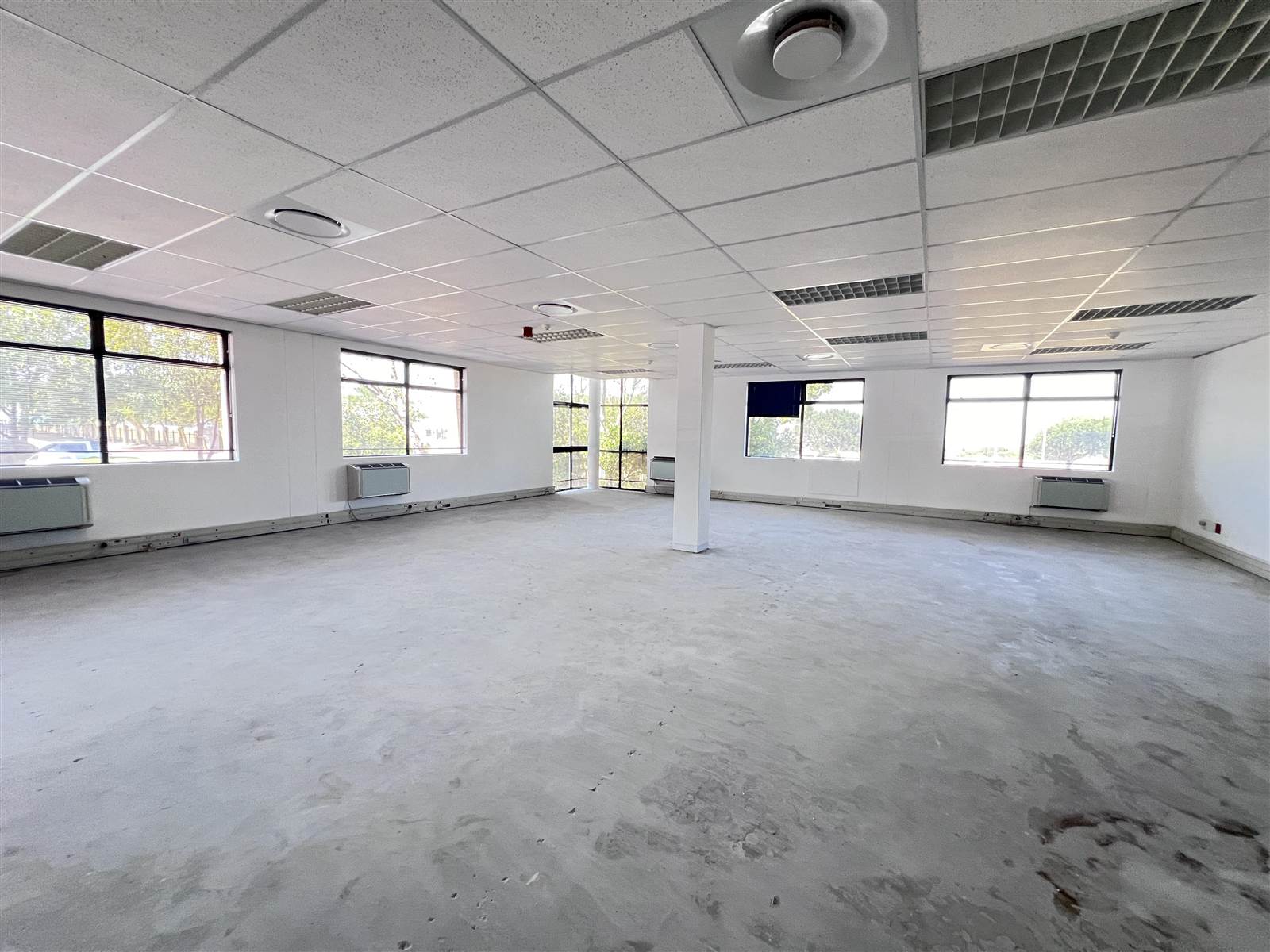243  m² Commercial space in Plattekloof photo number 3