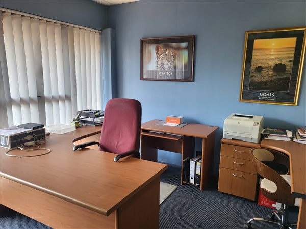 107  m² Office Space in Garsfontein