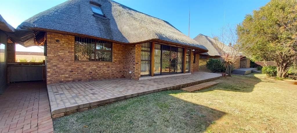 4 Bed House in Vaal Marina photo number 30