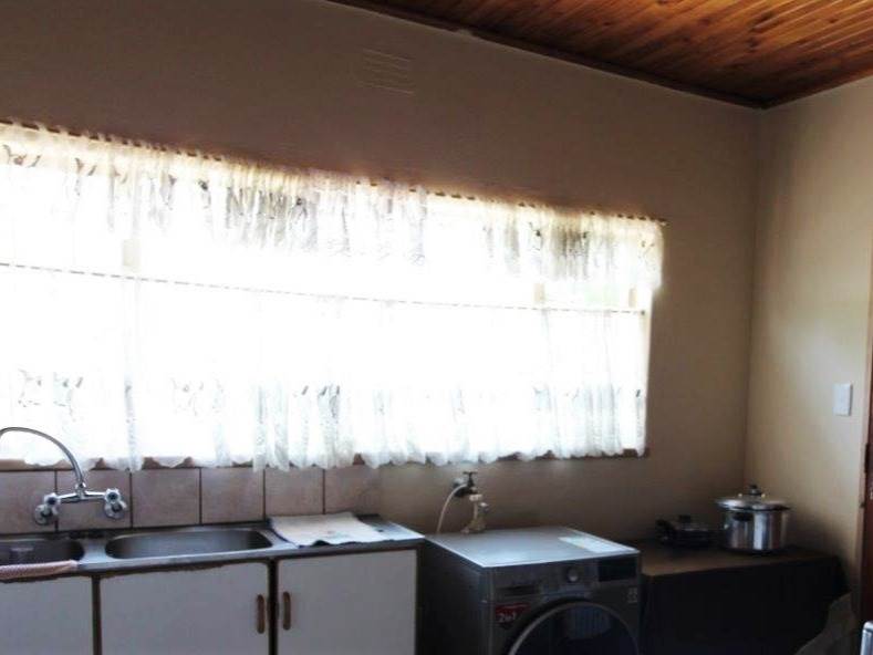 2 Bed House in Modimolle photo number 17