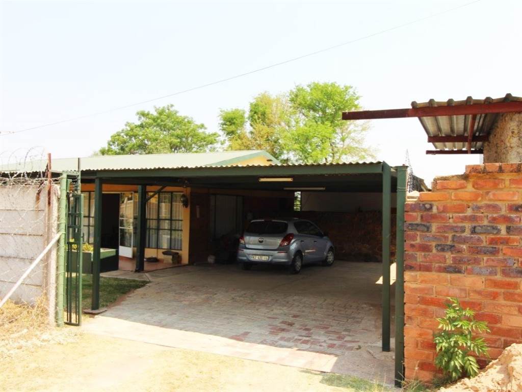 2 Bed House in Modimolle photo number 8
