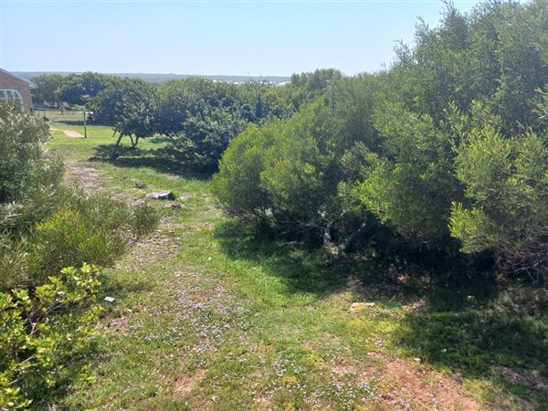 828 m² Land