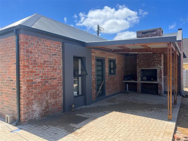 2 Bed Townhouse in Pacaltsdorp