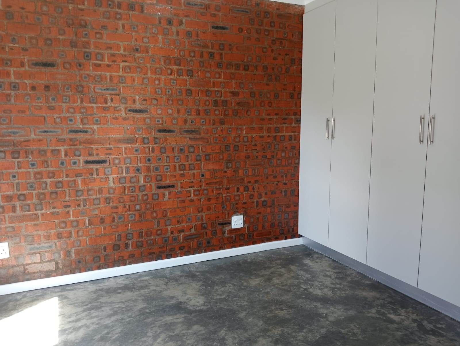 2 Bed Townhouse in Pacaltsdorp photo number 11