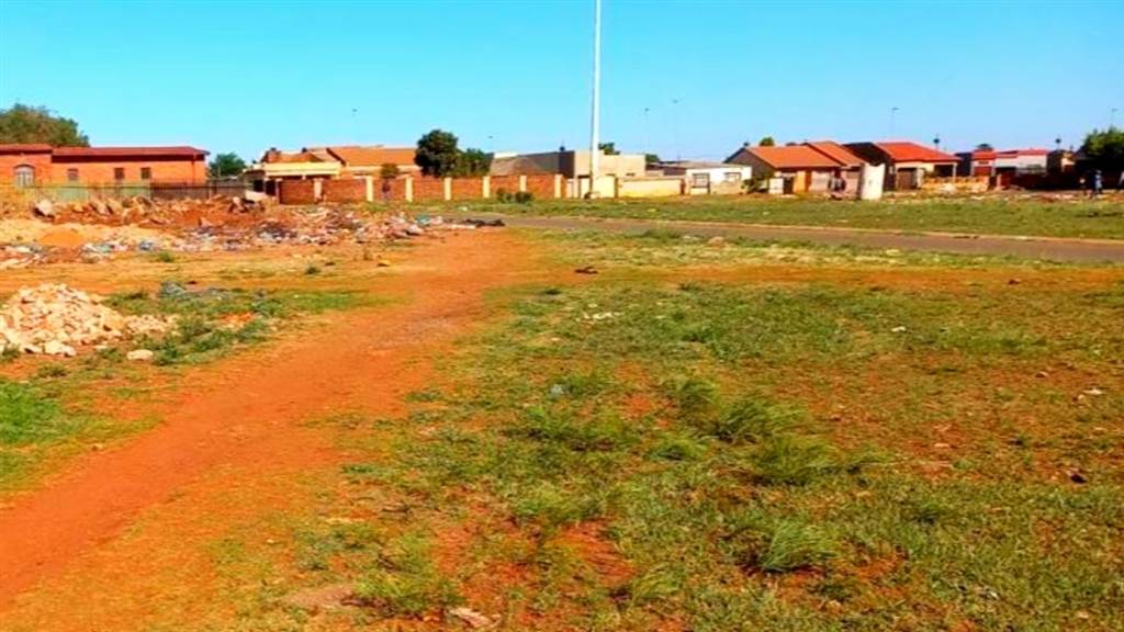 4215 m² Land available in Vosloorus photo number 5