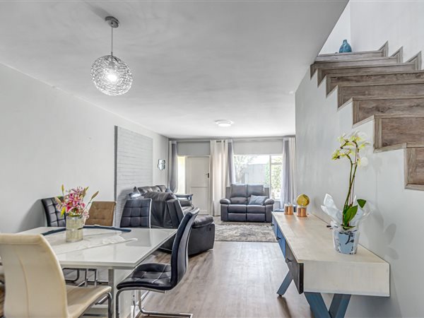 2 Bedroom Townhouse 2 Bedroom Townhouse