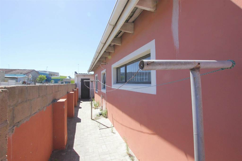 4 Bed House in Khayelitsha photo number 21