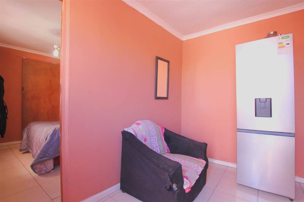 4 Bed House in Khayelitsha photo number 17